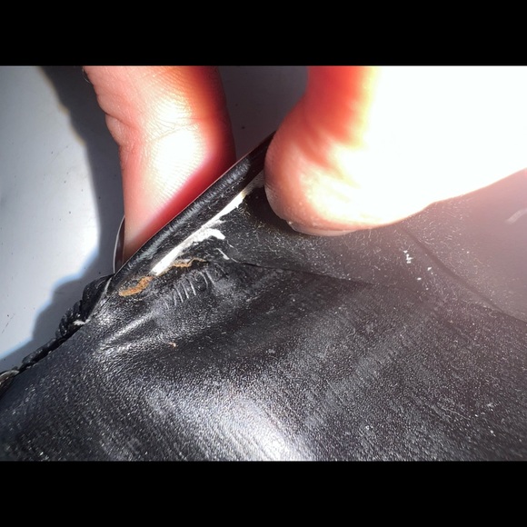 Louis Vuitton Epi bifold wallet - Picture 10 of 12